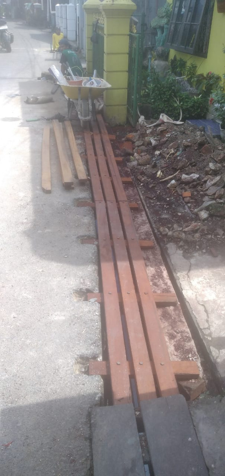 Sabtu, 01 Juli 2023, kegiatan semenisasi jalan dan perbaikan Drainase di RT.003, 008, 009, 010 Pokmas Cendana