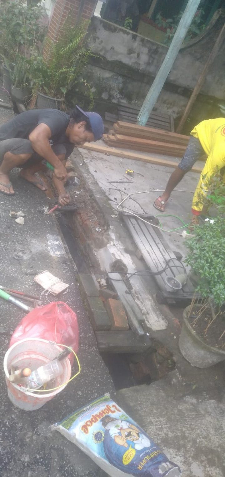 Sabtu, 01 Juli 2023, kegiatan semenisasi jalan dan perbaikan Drainase di RT.003, 008, 009, 010 Pokmas Cendana