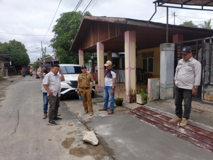 Senin, 03 Juli 2023 Monitoring kegiatan Probebaya bidang Sapras di wilayah Pokmas Cendana bersama Lurah, Seklur dan Pokmas Cendana
