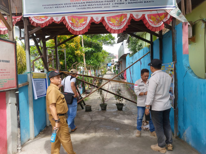 Senin, 03 Juli 2023 Monitoring kegiatan Probebaya bidang Sapras di wilayah Pokmas Cendana bersama Lurah, Seklur dan Pokmas Cendana