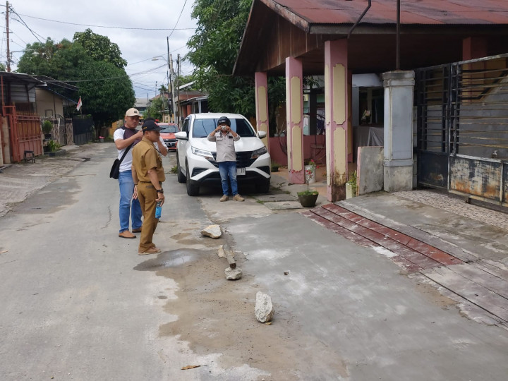 Senin, 03 Juli 2023 Monitoring kegiatan Probebaya bidang Sapras di wilayah Pokmas Cendana bersama Lurah, Seklur dan Pokmas Cendana