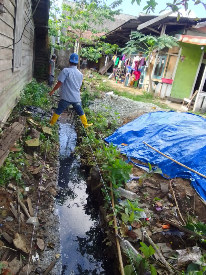 Sabtu, 01 Juli 2023, kegiatan infrastruktur Probebaya di RT.03,05,08,09 Kelurahan Karang Anyar berupa semenisasi jalan, pembuatan Gapura dan perbaikan drainase.