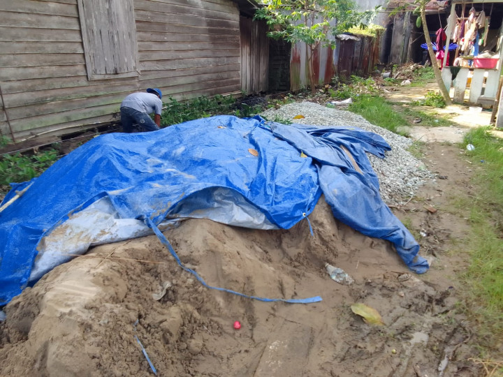 Sabtu, 01 Juli 2023, kegiatan infrastruktur Probebaya di RT.03,05,08,09 Kelurahan Karang Anyar berupa semenisasi jalan, pembuatan Gapura dan perbaikan drainase.