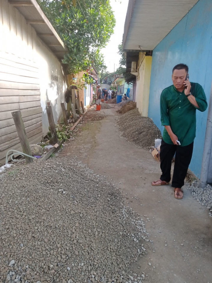 Sabtu, 01 Juli 2023, kegiatan infrastruktur Probebaya di RT.03,05,08,09 Kelurahan Karang Anyar berupa semenisasi jalan, pembuatan Gapura dan perbaikan drainase.