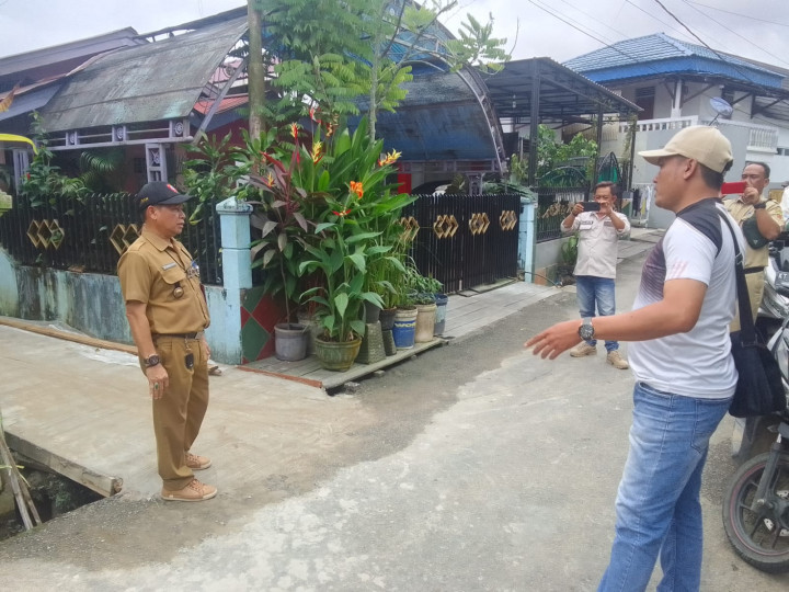 Senin, 03 Juli 2023 kegiatan perbaikan drainase bidang Sapras Probebaya di RT.05,09,10 Kel.Karang Anyar