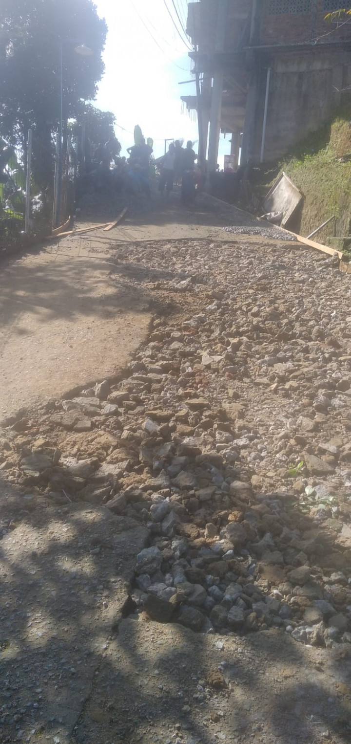 Minggu, 09 Juli 2023, kegiatan Probebaya Sapras berupa Semenisasi Jalan di RT.036, Jalan Cendana