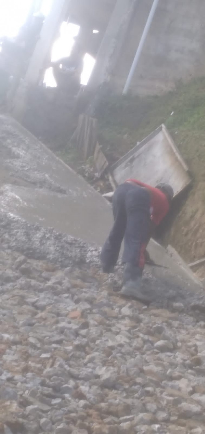 Minggu, 09 Juli 2023, kegiatan Probebaya Sapras berupa Semenisasi Jalan di RT.036, Jalan Cendana