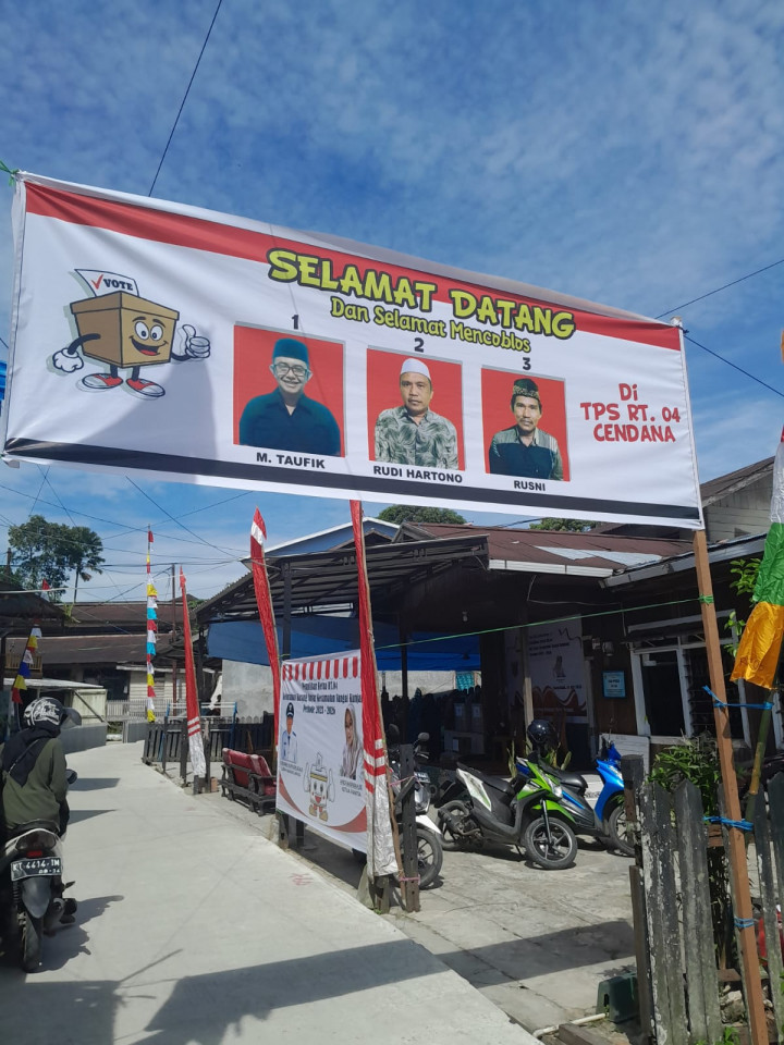 Jumat, 14 Juli 2023, Kasie Pemerintahan bersama staf melakukan kunjungan ke Jalan Cendana RT. 004 dalam rangka pemilihan Ketua RT. 004 periode 2023-2026.