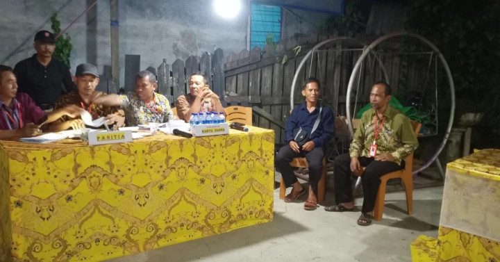 Jumat, 14 Juli 2023, proses pemilihan Ketua RT.004 di Jalan Cendana dan dihadiri langsung oleh Lurah, Kasie Pemerintahan, Ketua LPM, Bhabinkamtibmas dan Staf Kelurahan Karang Anyar.