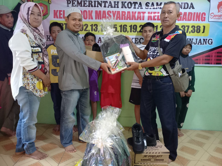 Minggu, 16 Juli 2023 Penyerahan paket pendidikan RT 19 ,20, 21 pokmas Kelapa Gading