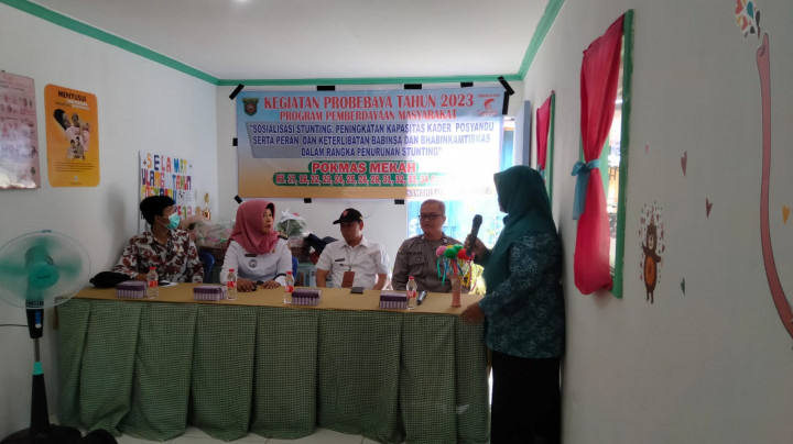 Rabu, 26 Juli 2023, Lurah bersama Camat Sungai Kunjang membuka acara sosialisasi Stunting dan pembagian Makanan tambahan untuk Posyandu di wilayah Pokmas Mekah yaitu RT 17,18,22,23,24,25,26,31,32,32,33,34,35