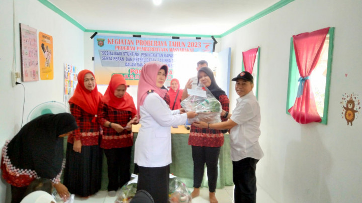 Rabu, 26 Juli 2023, Lurah bersama Camat Sungai Kunjang membuka acara sosialisasi Stunting dan pembagian Makanan tambahan untuk Posyandu di wilayah Pokmas Mekah yaitu RT 17,18,22,23,24,25,26,31,32,32,33,34,35