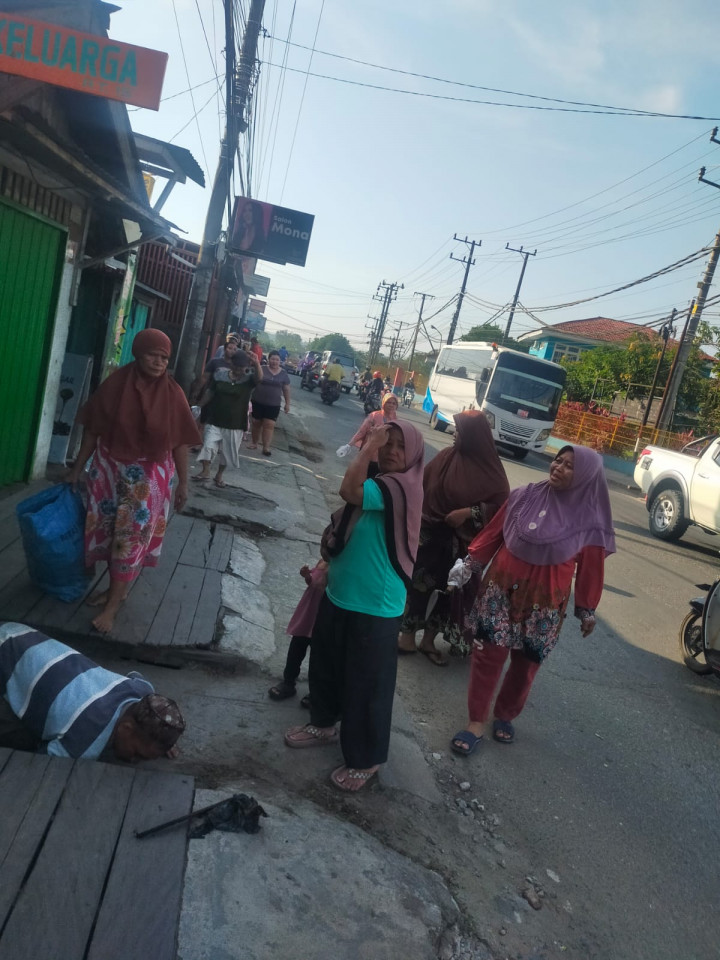 Minggu, 30 Juli 2023, Lurah Bersama para pejabat, Staf, FKPM dan Babinsa Karang Anyar ikut menghadiri dan monitoring kegiatan kerja bakti di wilayah Kelurahan Karang Anyar.