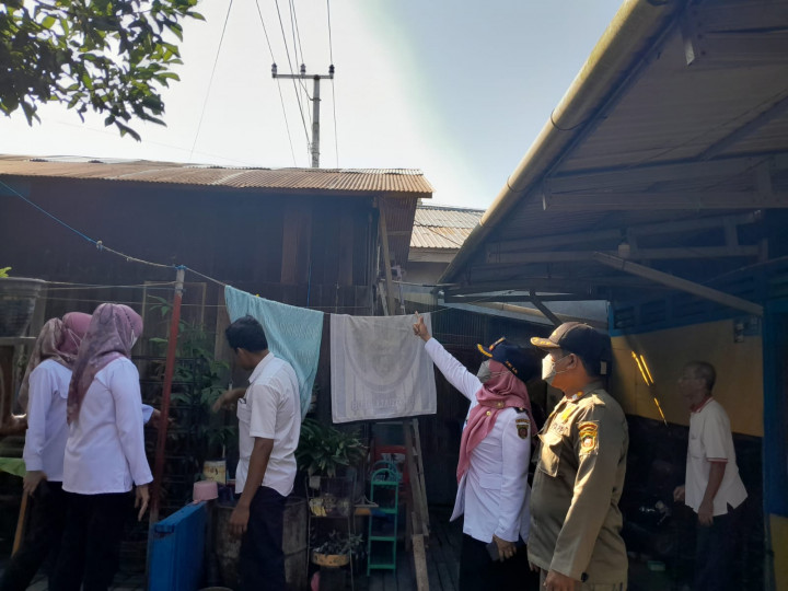 Rabu, 02 Agustus 2023, Lurah beserta jajaran pejabat dan staf Karang Anyar, mendampingi Camat Sungai Kunjang dan tim dalam melaksanakan monitoring PKL di sepanjang Jalan Ulin
