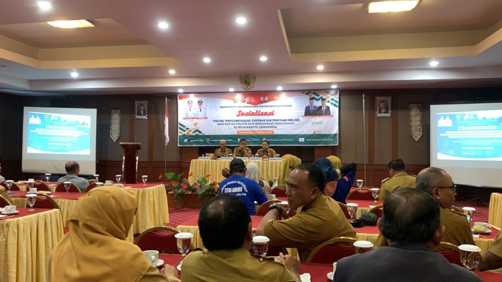 Selasa, 08 Agustus 2023, Seklur menghadiri Sosialisasi tentang Penyelenggaraan, Perizinan dan Penataan Reklame bagi Partai Politik dan Organisasi Masyarakat di Wilayah Kota Samarinda, di Hotel Grand Sawit, penyelenggara Kesbangpol Kota Samarinda.