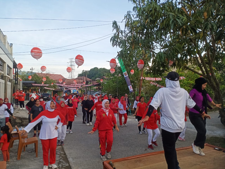 Minggu, 13 Agustus 2023, Lurah dan PKK Karang Anyar menghadiri kegiatan Senam Dasawisma di jln. MT. Haryono RT. 002