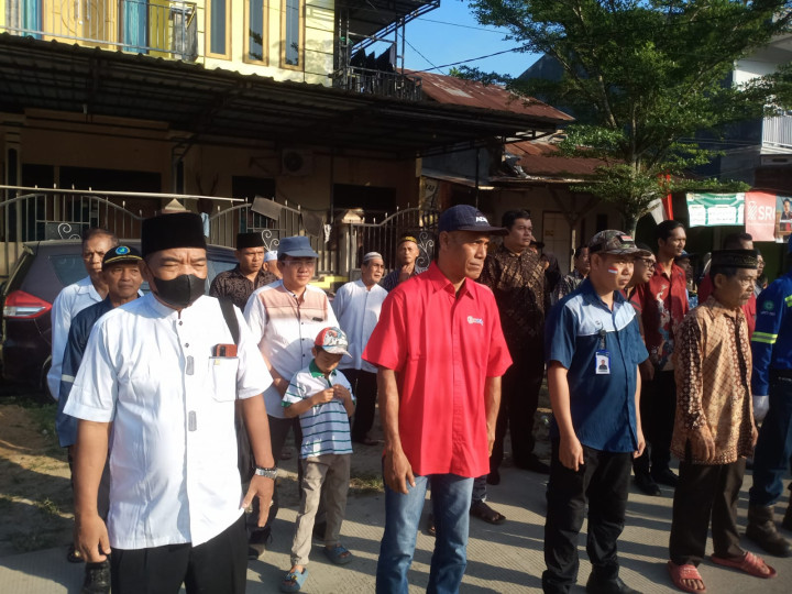Kamis, 17 Agustus 2023, Seluruh bersama Staf dan PKK Karang Anyar menghadiri kegiatan Upacara HUT Kemerdekaan RI ke 78 tahun di Jalan Kelapa Gading.