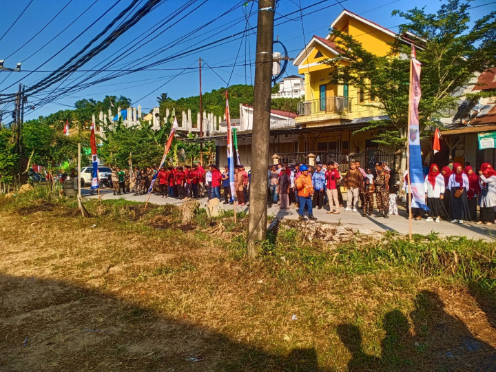 Kamis, 17 Agustus 2023, Seluruh bersama Staf dan PKK Karang Anyar menghadiri kegiatan Upacara HUT Kemerdekaan RI ke 78 tahun di Jalan Kelapa Gading.