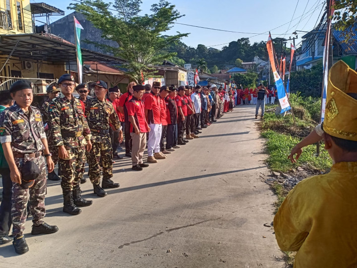 Kamis, 17 Agustus 2023, Seluruh bersama Staf dan PKK Karang Anyar menghadiri kegiatan Upacara HUT Kemerdekaan RI ke 78 tahun di Jalan Kelapa Gading.