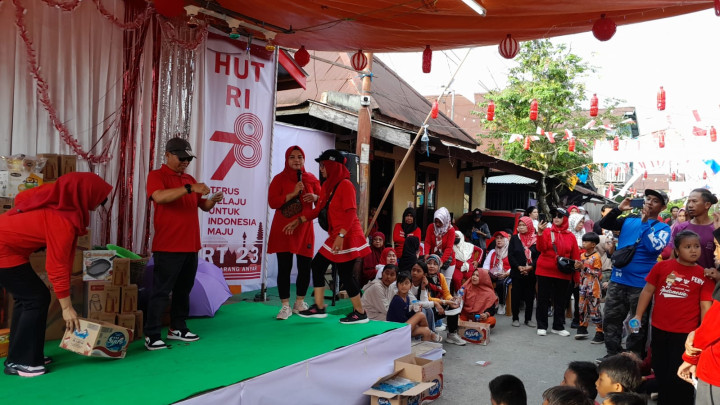 Minggu, 20 Agustus 2023, Lurah bersama Staf menghadiri kegiatan Jalan Santai di RT.022 & 023 dalam rangka HUT RI ke 78 tahun.