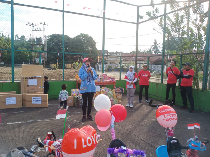 Minggu, 20 Agustus 2023 Kasie Pemerintahan bersama staf menghadiri kegiatan Jalan santai dalam rangka HUT RI ke 78 tahun di Jalan MT. Haryono RT.002