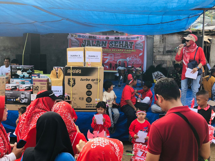 Minggu, 20 Agustus 2023, Lurah bersama PKK Kel. Karang Anyar menghadiri Kegiatan Jalan Santai dalam rangka HUT Kemerdekaan RI ke 78 tahun