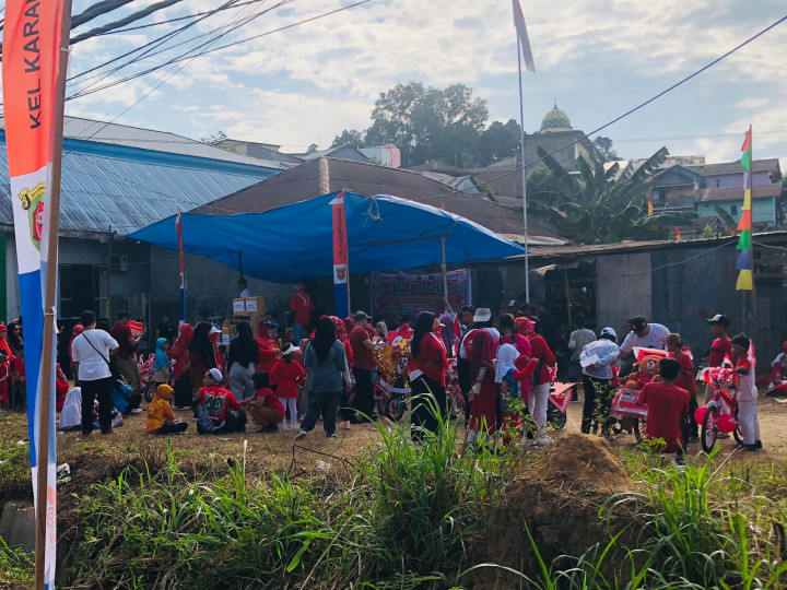 Minggu, 20 Agustus 2023, Lurah bersama PKK Kel. Karang Anyar menghadiri Kegiatan Jalan Santai dalam rangka HUT Kemerdekaan RI ke 78 tahun