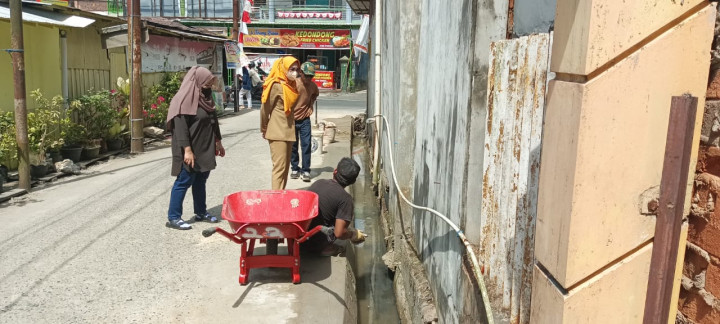 Selasa, 22 Agustus 2023, monitoring kegiatan perbaikan Drainase di Jalan Ulin RT. 021