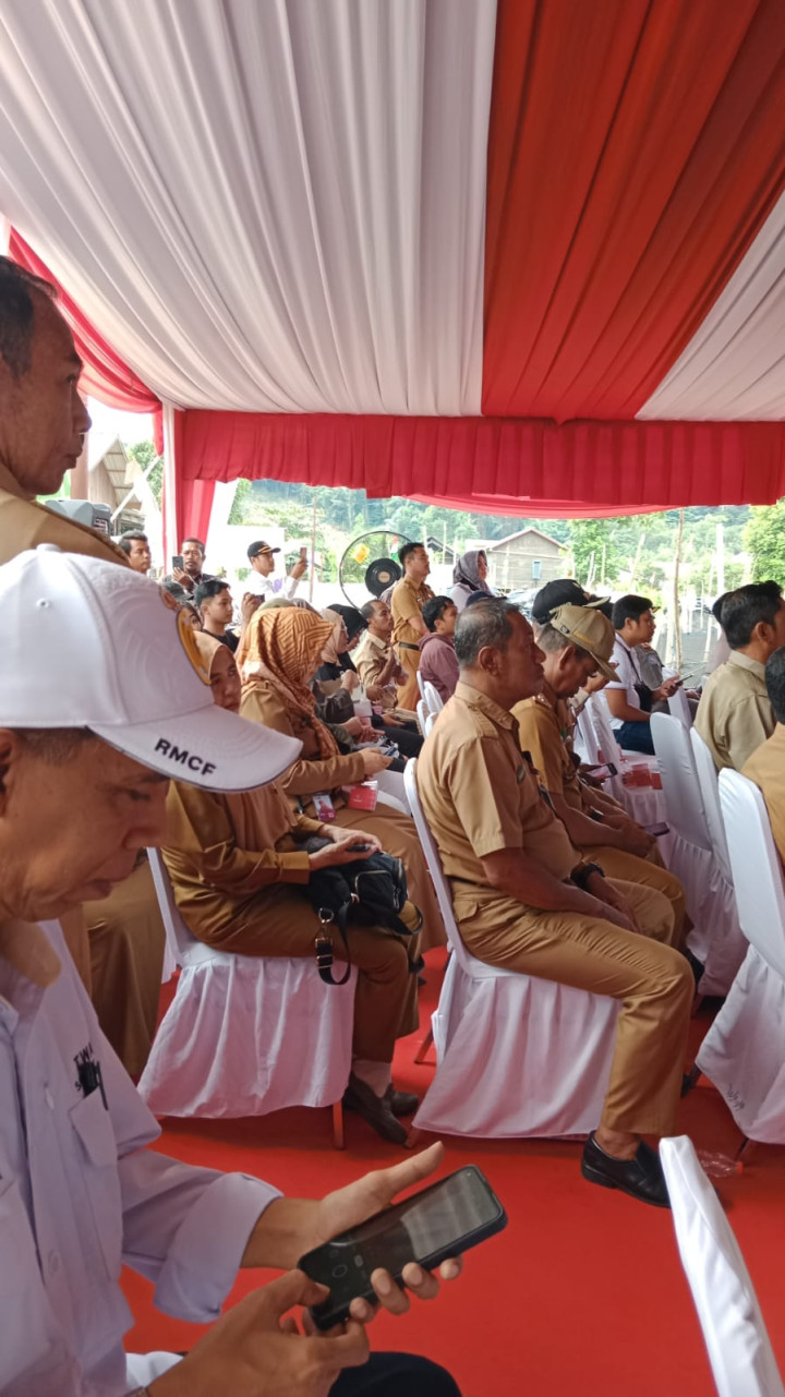 Selasa, 22 Agustus 2023, Lurah menghadiri Undangan Launching Badan Usaha milik RT berbasis Kelurahan di RT. 003 Kelurahan Gunung Lingai, Sungai Pinang, Samarinda