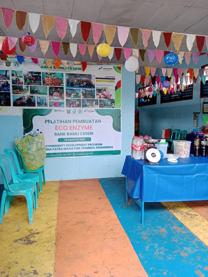 Jumat, 25 Agustus 2023, Lurah Karang Anyar menghadiri kegiatan pelatihan Eco Enzyme bumi Pertamina di Bank Ramli Ceseri, Jln. Cendana gang 11 RT. 012