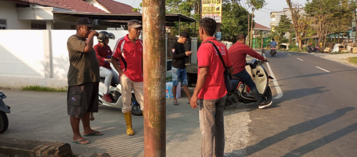 Minggu, 03 September 2023, kegiatan gotong royong bulanan kelurahan di sepanjang Jalan Ulin. Bersama Lurah dan staf, ketua RT, FKPM & PKK Karang Anyar.