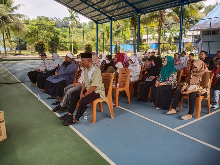 KAMIS, 07 September 2023, Lurah bersama Kasie Ekobang dan staf mendampingi tim TWAP Kota Samarinda dalam rangka kegiatan penyerahan secara simbolis kegiatan Sapras Probebaya di Pokmas Cendana dan Meranti Kahoi.