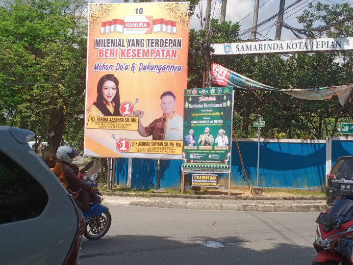 Jumat, 08 September 2023, Lurah bersama staf Pemerintahan Karang Anyar, melakukan penertiban pelepasan spanduk dan baliho pemilu yang berada di wilayah Kelurahan Karang Anyar.