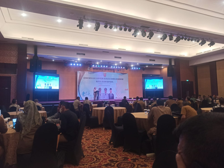 Selasa, 12 September 2023, Seklur menghadapi kegiatan diseminasi sistem kerja sama daerah Kota Samarinda di Hotel Aston, Samarinda