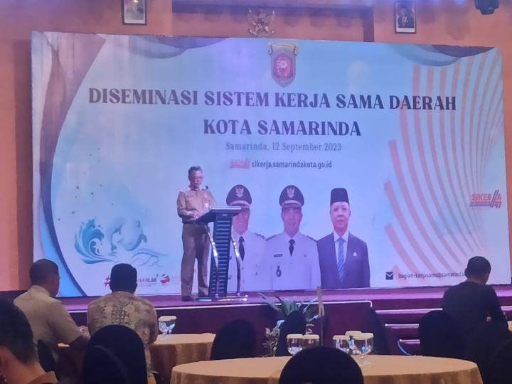Selasa, 12 September 2023, Seklur menghadapi kegiatan diseminasi sistem kerja sama daerah Kota Samarinda di Hotel Aston, Samarinda