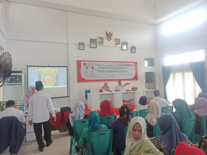 Rabu, 27 September 2023, Seklur menghadiri kegiatan penyusunan Road Map Pola Konsumsi Pangan di Aula Rapat Kantor Kecamatan Samarinda Ulu, Jalan Juanda, Samarinda
