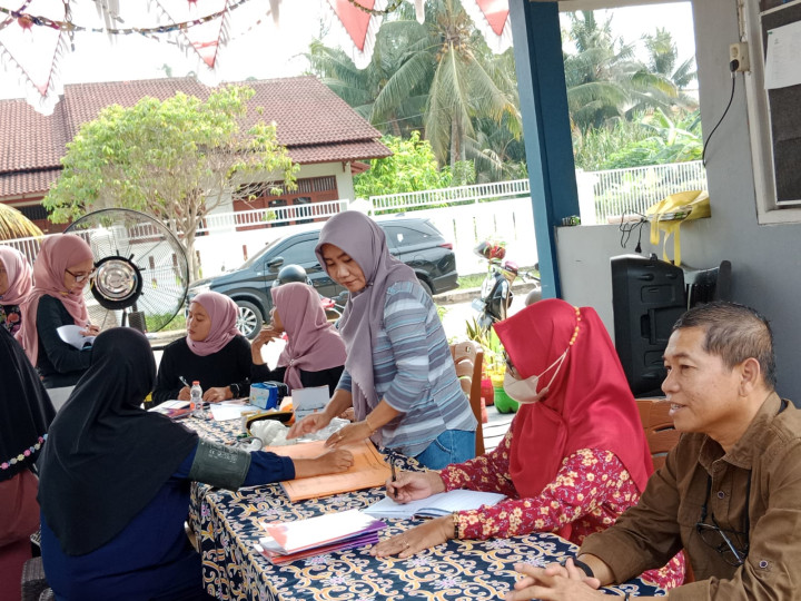 Sabtu, 30 September 2023, Lurah mendampingi Ketua dan Anggota PKK Karang Anyar dalam mengunjungi kegiatan Dasawisma dan Posyandu Lansia di Jalan MT. Haryono RT. 002, Samarinda