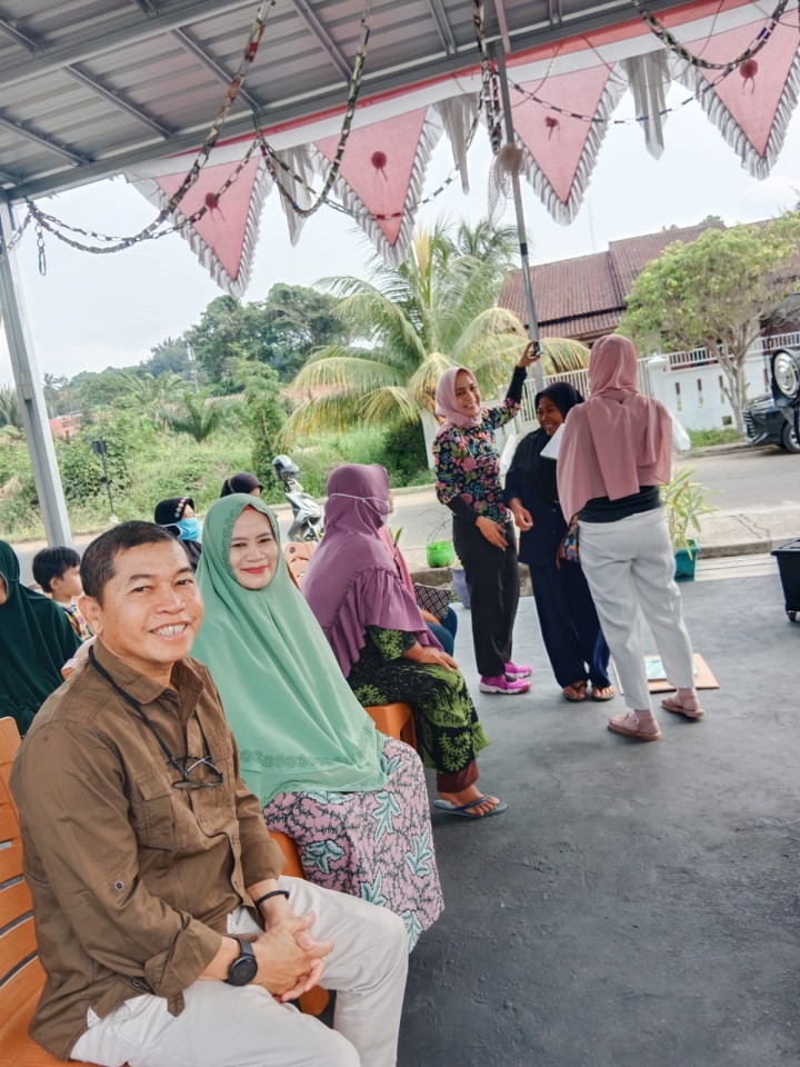 Sabtu, 30 September 2023, Lurah mendampingi Ketua dan Anggota PKK Karang Anyar dalam mengunjungi kegiatan Dasawisma dan Posyandu Lansia di Jalan MT. Haryono RT. 002, Samarinda