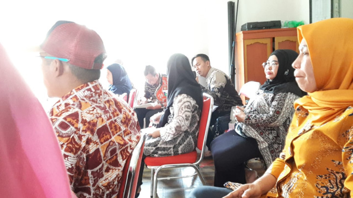 Senin, 02 Oktober 2023, Kasie Kesra mewakili Lurah mengikuti Rakor Ayo Etam berbagi Tigu bersama DP2KB Kota Samarinda di Kantor Kecamatan Sungai Kunjang