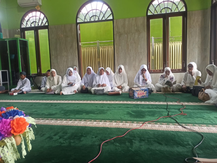 Sabtu, 07 Oktober 2023, kegiatan perayaan Maulid Nabi Muhammad SAW yang di selenggarakan di beberapa RT Karang Anyar dan dihadiri langsung oleh Lurah, beserta Seklur, staf dan Bhabinkamtibmas Karang Anyar.