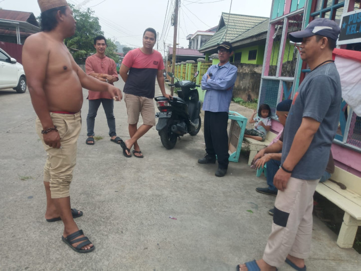Minggu, 15 Oktober 2023 kegiatan gotong royong di wilayah Kelurahan Karang Anyar