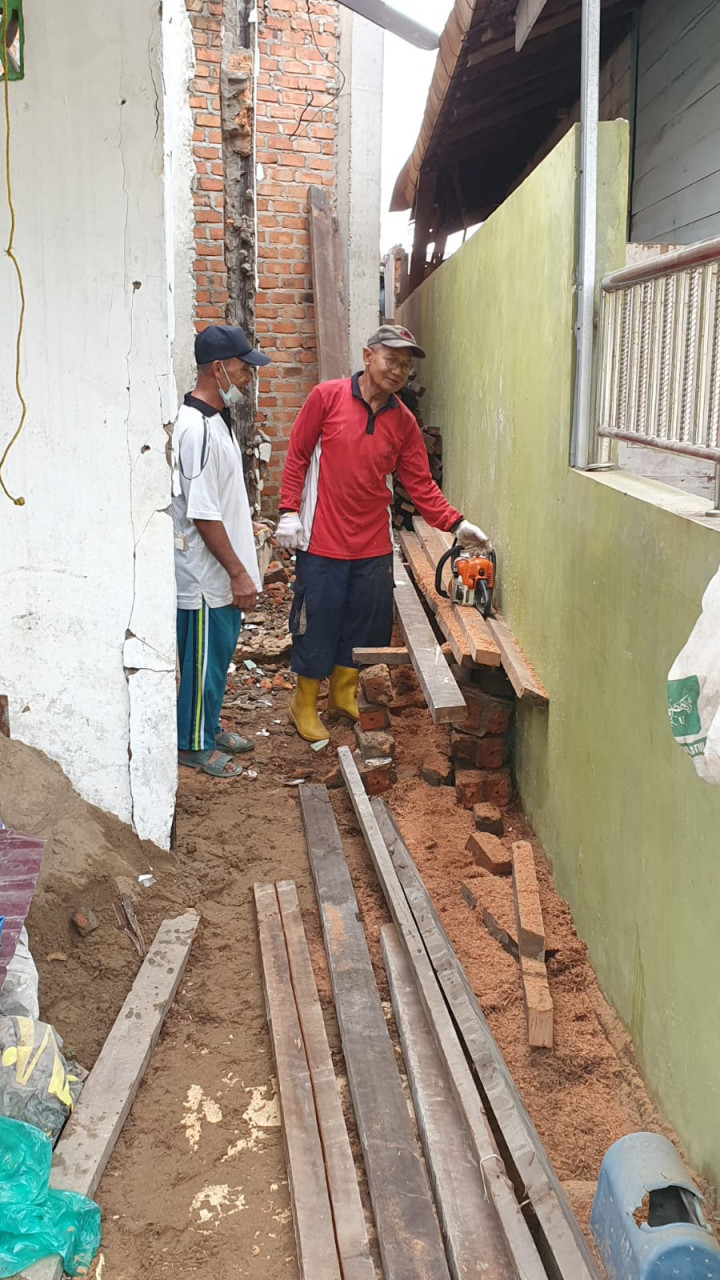 Minggu, 15 Oktober 2023 kegiatan gotong royong di wilayah Kelurahan Karang Anyar