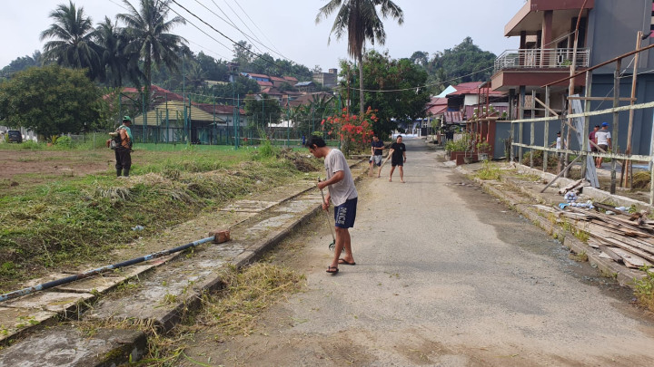 Minggu, 15 Oktober 2023 kegiatan gotong royong di wilayah Kelurahan Karang Anyar