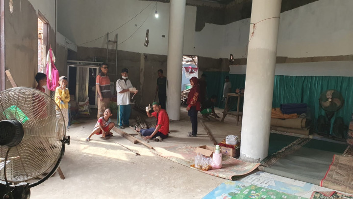 Minggu, 15 Oktober 2023 kegiatan gotong royong di wilayah Kelurahan Karang Anyar