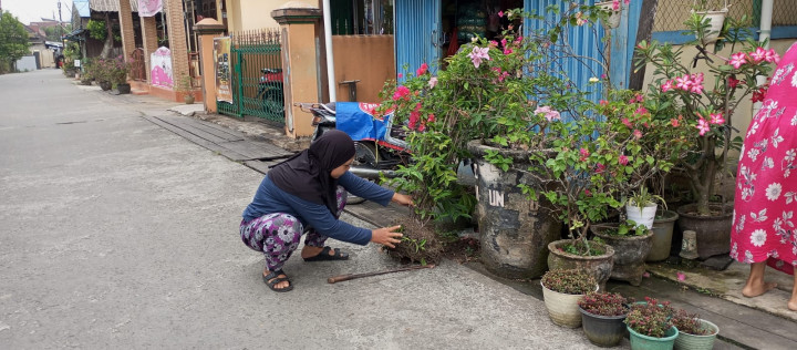 Minggu, 15 Oktober 2023 kegiatan gotong royong di wilayah Kelurahan Karang Anyar