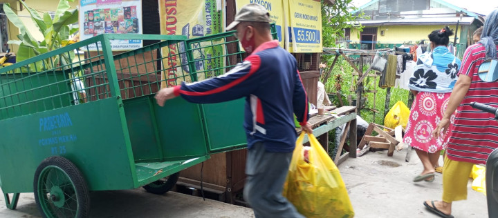 Minggu, 15 Oktober 2023 kegiatan gotong royong di wilayah Kelurahan Karang Anyar