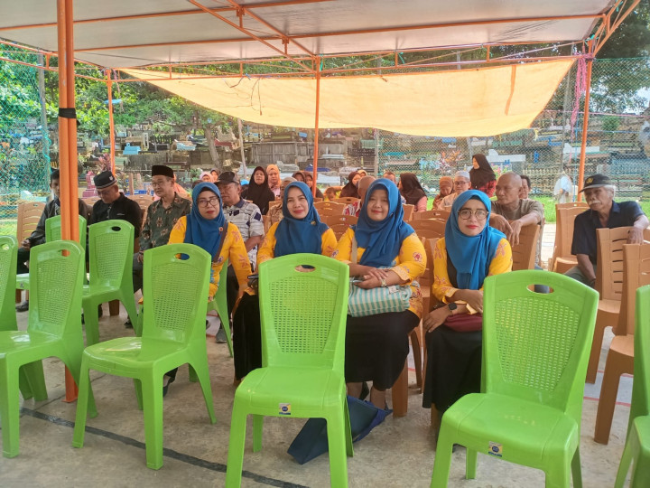 Selasa, 24 Oktober 2023, kegiatan peresmian gedung baru Posyandu Turry di Jln. Tengkawang RT.015 dan dihadiri langsung oleh Lurah, Babinsa, PPTK Kegiatan Probebaya, PKK dan anggota PKK Karang Anyar