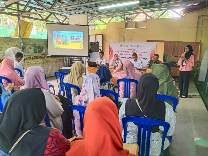 Rabu, 08 November 2023, Lurah bersama Babinsa menghadiri dan mengikuti kegiatan Musyawarah Masyarakat Desa yang dilaksanakan oleh Puskesmas Wonorejo.