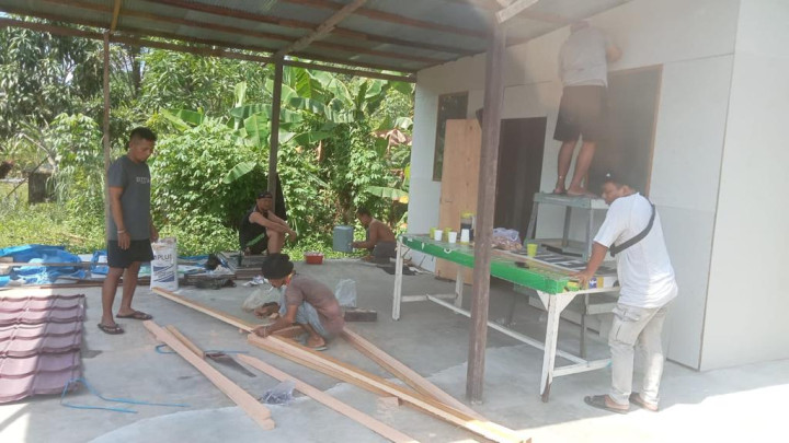 Minggu, 12 November 2023 Pokmas Cendana melaksanakan kegiatan gotong royong pembangunan Posyandu untuk warga RT.04,05,06 Jalan Cendana