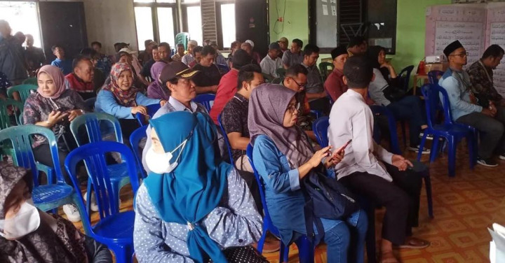 Kamis, 16 November 2023, Lurah mendampingi Camat Sungai Kunjang menghadiri kegiatan Sosialisasi Pemilu 2024 yang dilaksanakan oleh PPK Sungai Kunjang di Balai LPM Karang anyar
